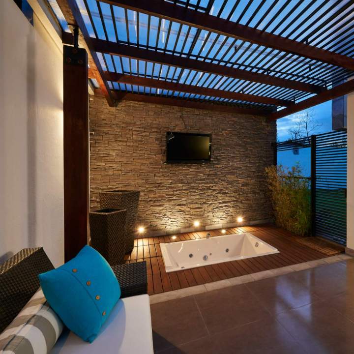 Decorating with natural stone Sainte-Thérèse